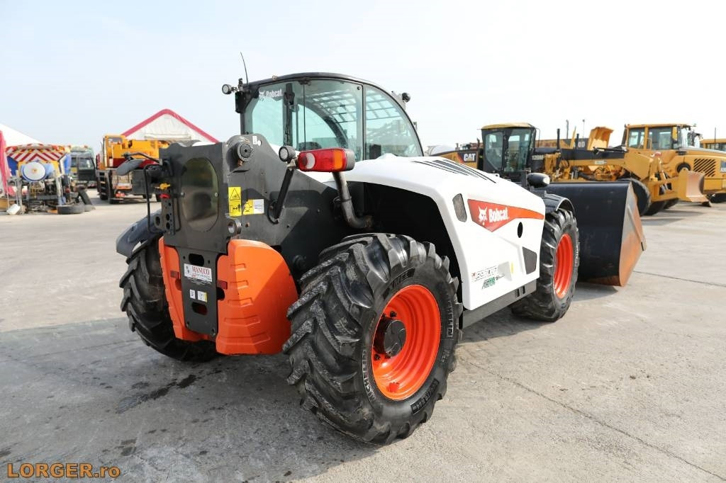 Bobcat TL38.70HF - Телескопичен товарач: снимка 3 Bobcat TL38.70HF - Телескопичен товарач: снимка 3