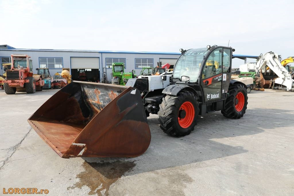 Bobcat TL38.70HF - Телескопичен товарач: снимка 1 Bobcat TL38.70HF - Телескопичен товарач: снимка 1
