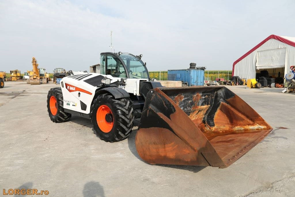Bobcat TL38.70HF - Телескопичен товарач: снимка 4 Bobcat TL38.70HF - Телескопичен товарач: снимка 4