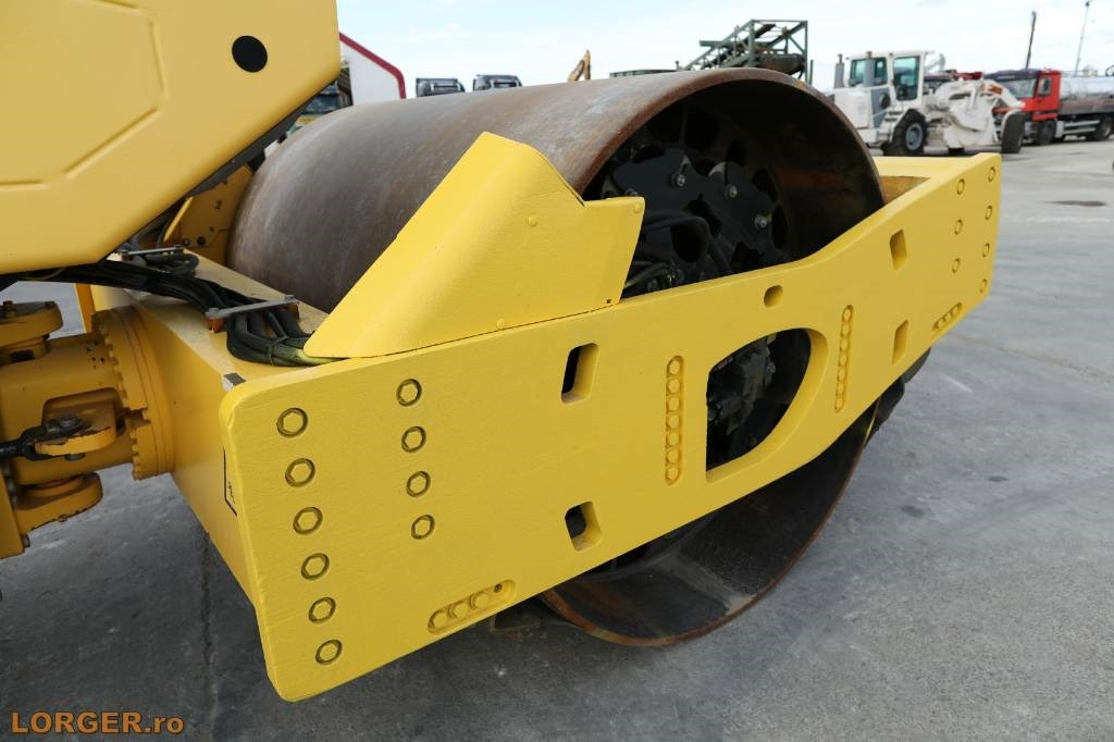 Компактор Bomag BW 219 D H-4: снимка 17 Компактор Bomag BW 219 D H-4: снимка 17