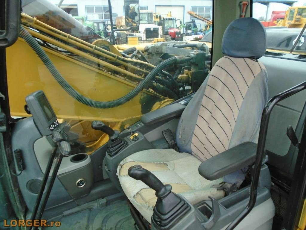 Верижен багер CAT 323 D: снимка 10