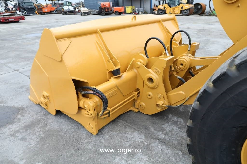 Колесен товарач CAT 938 M: снимка 9