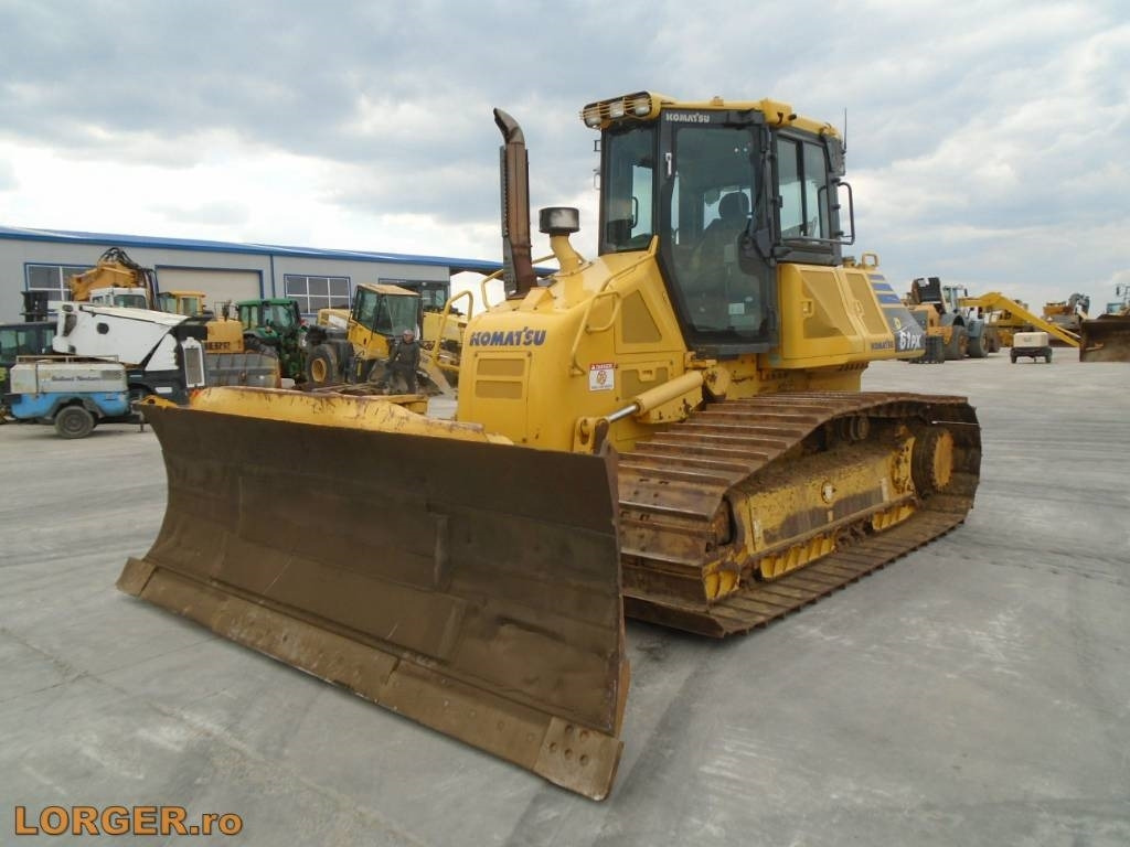 Komatsu D61PX-23 / Lama in 6 poziții - Верижен багер: снимка 1 Komatsu D61PX-23 / Lama in 6 poziții - Верижен багер: снимка 1