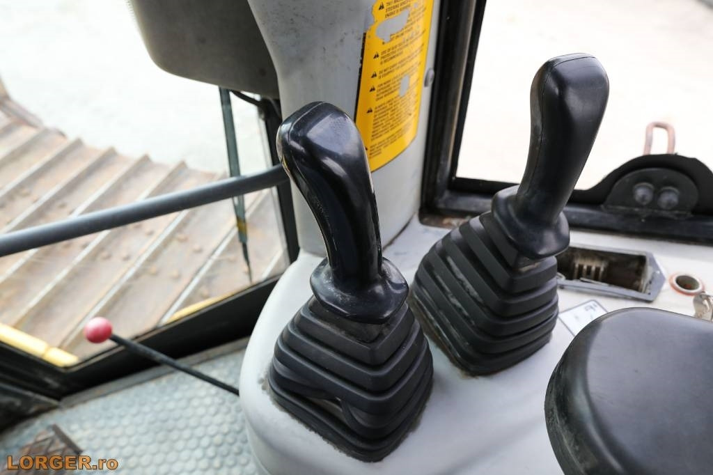 Лизинг на New Holland D 180 New Holland D 180: снимка 11 Лизинг на New Holland D 180 New Holland D 180: снимка 11