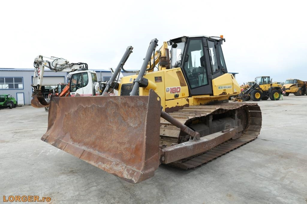 New Holland D 180 - Булдозер: снимка 4 New Holland D 180 - Булдозер: снимка 4