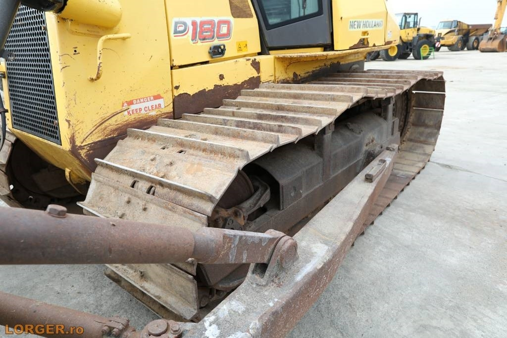 Лизинг на New Holland D 180 New Holland D 180: снимка 14 Лизинг на New Holland D 180 New Holland D 180: снимка 14