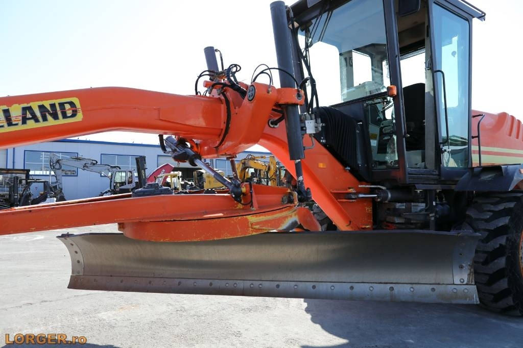 Грейдер New Holland F 156.6 A with 3D GPS System: снимка 15
