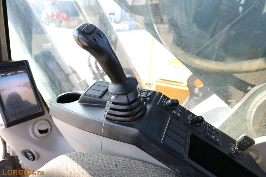 Верижен багер Volvo EC 300 EL: снимка 15