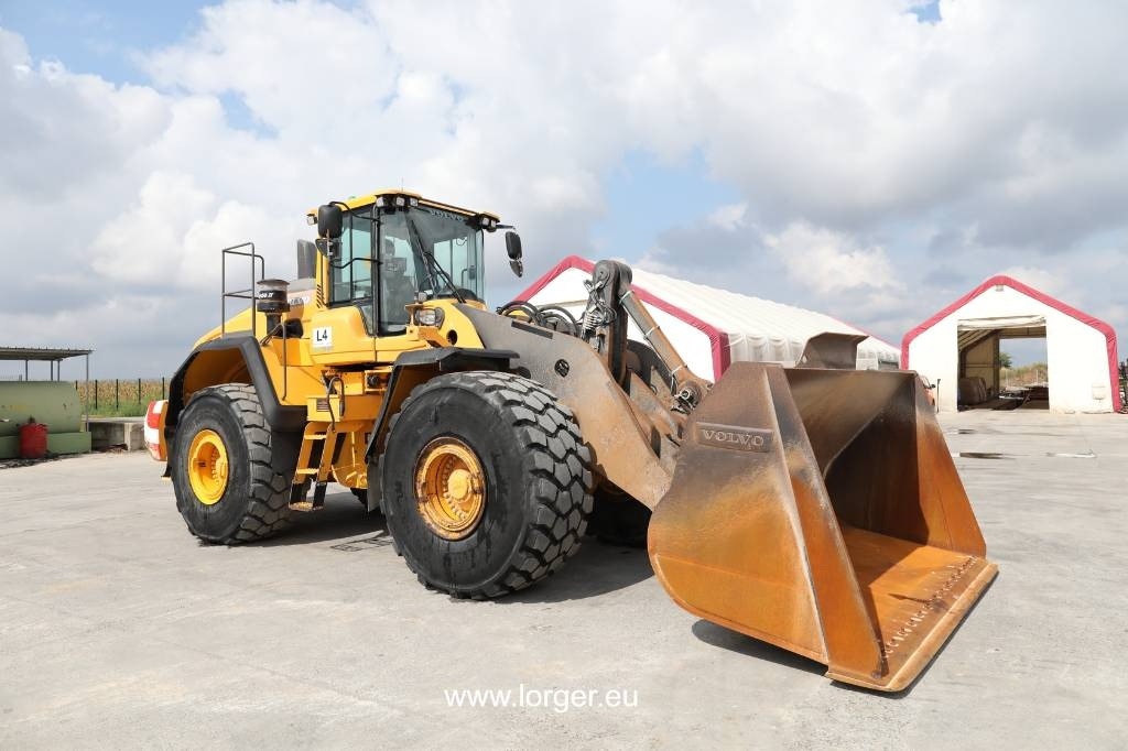 Volvo L 220 H - Колесен товарач: снимка 1 Volvo L 220 H - Колесен товарач: снимка 1