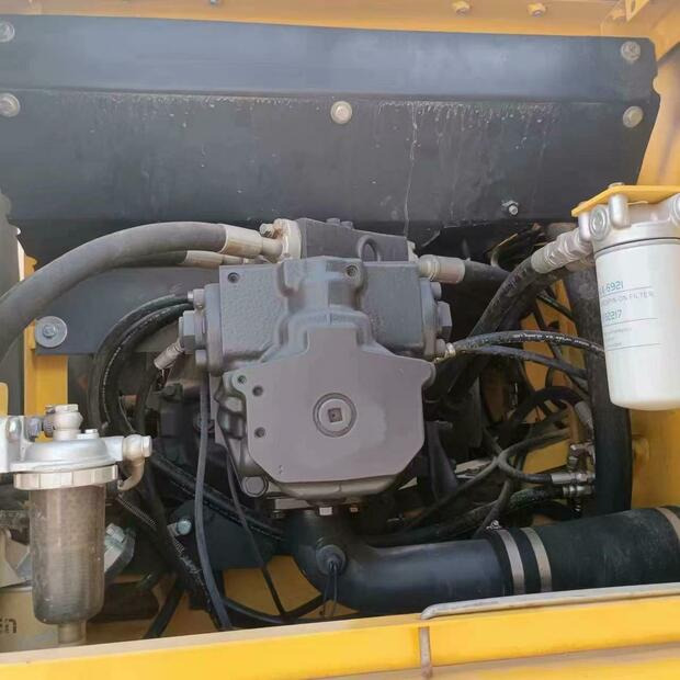Лизинг на  2021 Komatsu PC300-8 2021 Komatsu PC300-8: снимка 8