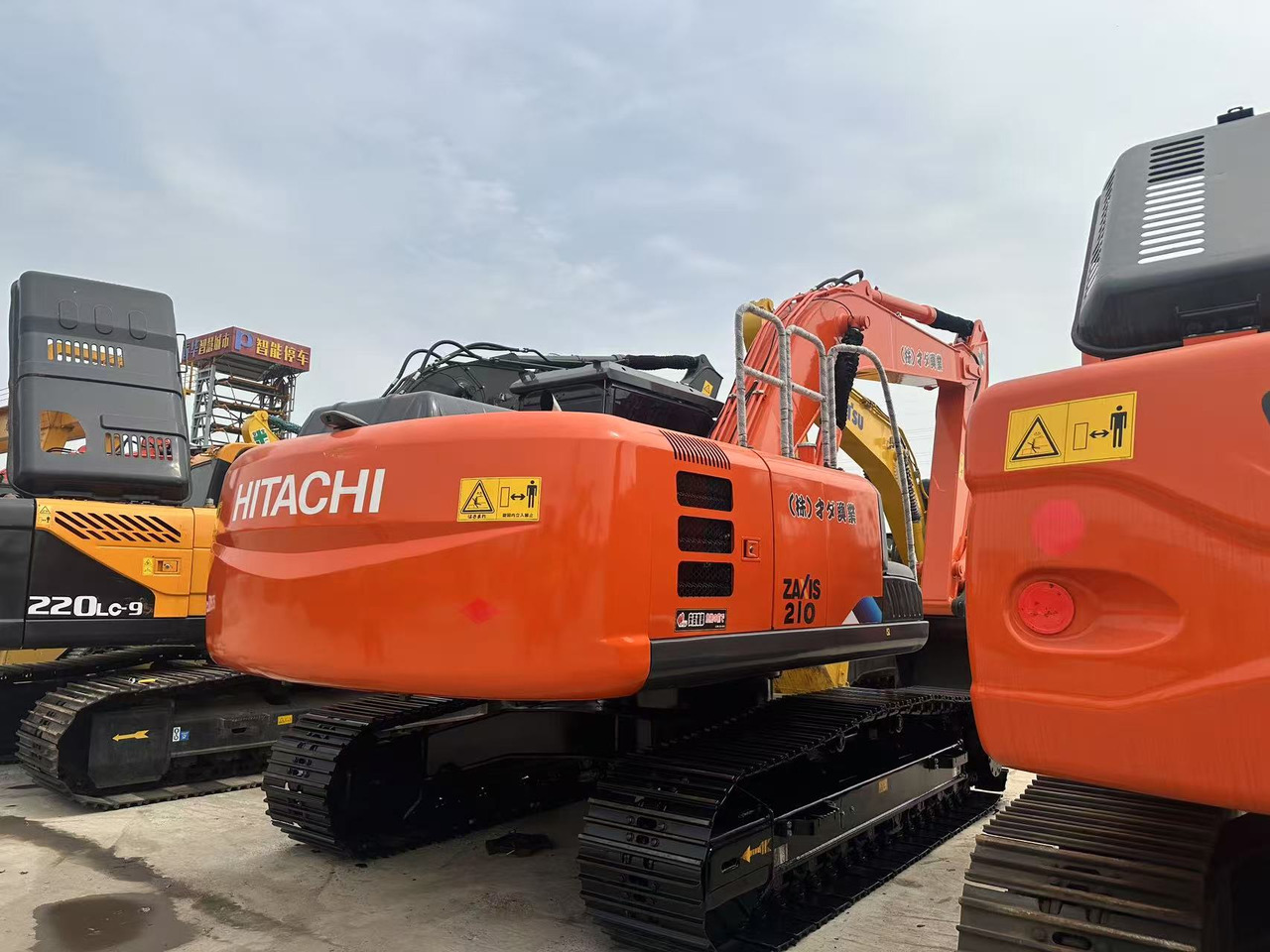 HITACHI ZA210 - Колесен багер: снимка 4 HITACHI ZA210 - Колесен багер: снимка 4