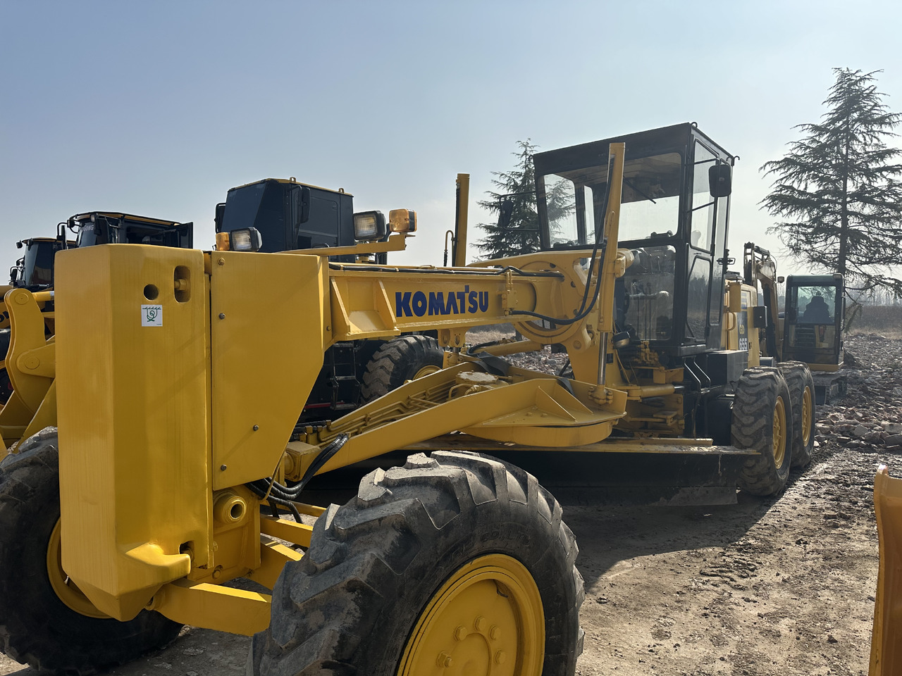 KOMATSU GD655 - Грейдер: снимка 2 KOMATSU GD655 - Грейдер: снимка 2