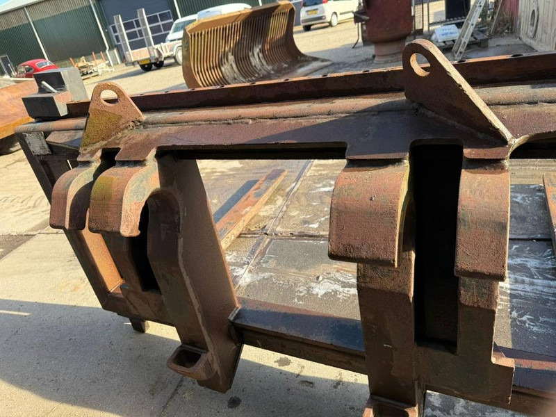 C Klein palletforks Verachtert 2007 / 2008 Cat 950 / 962 / 966 - Кофа за Строителна техника: снимка 5 C Klein palletforks Verachtert 2007 / 2008 Cat 950 / 962 / 966 - Кофа за Строителна техника: снимка 5