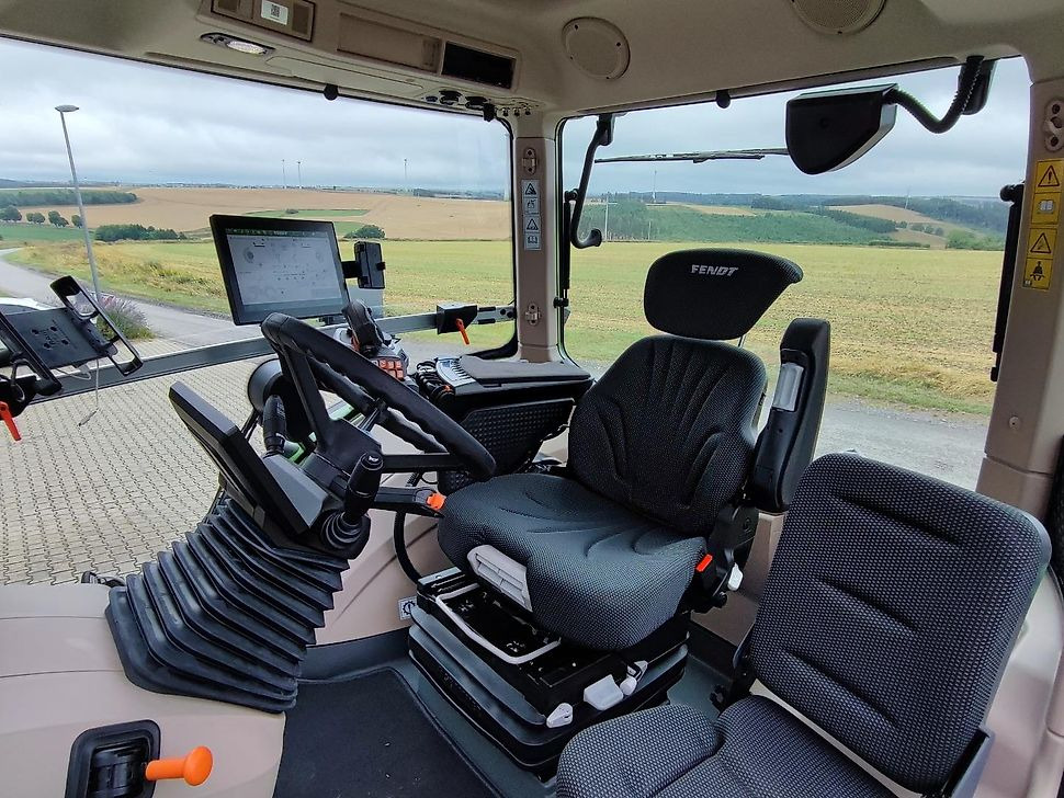 J.Reiff Sarl
Herr Stefan Neukirch - 77 Z.I in den - Трактор: снимка 5 J.Reiff Sarl
Herr Stefan Neukirch - 77 Z.I in den - Трактор: снимка 5