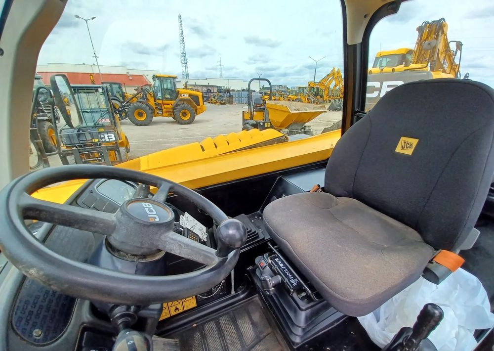 Телескопичен товарач JCB 531-70: снимка 12
