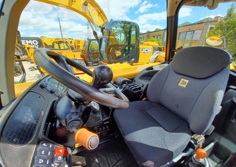 JCB 560-80 Agri Plus - Телескопичен товарач: снимка 5 JCB 560-80 Agri Plus - Телескопичен товарач: снимка 5