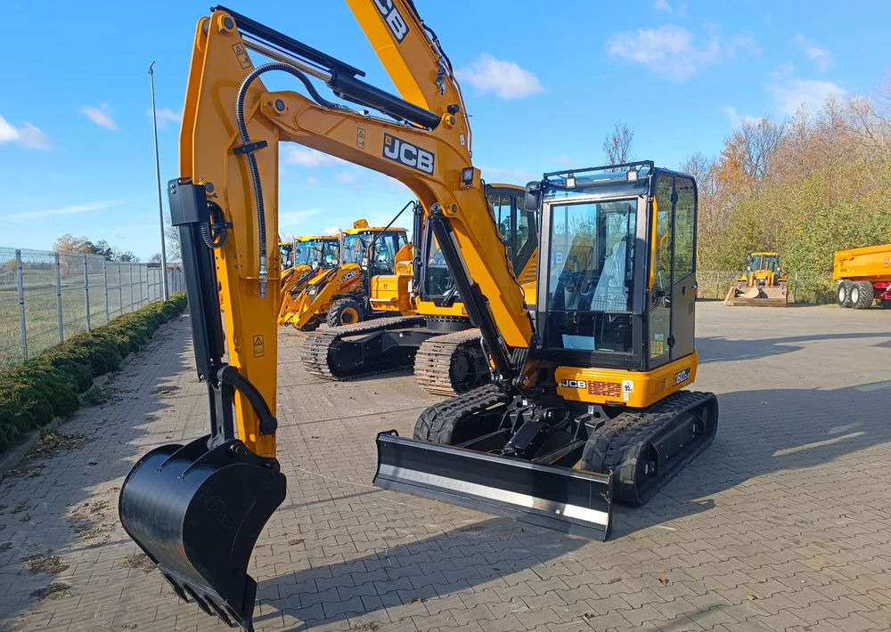 Нови Верижен багер JCB 60C-2: снимка 7