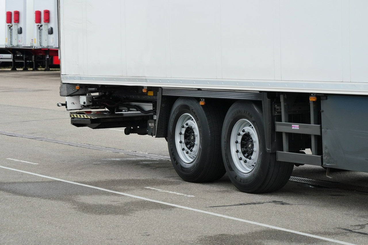 Schmitz Cargobull SKO 18 /BI TEMP / LBW BÄR / FP45 /VECTOR 1950 MT - Рефрижератор полуремарке: снимка 5 Schmitz Cargobull SKO 18 /BI TEMP / LBW BÄR / FP45 /VECTOR 1950 MT - Рефрижератор полуремарке: снимка 5