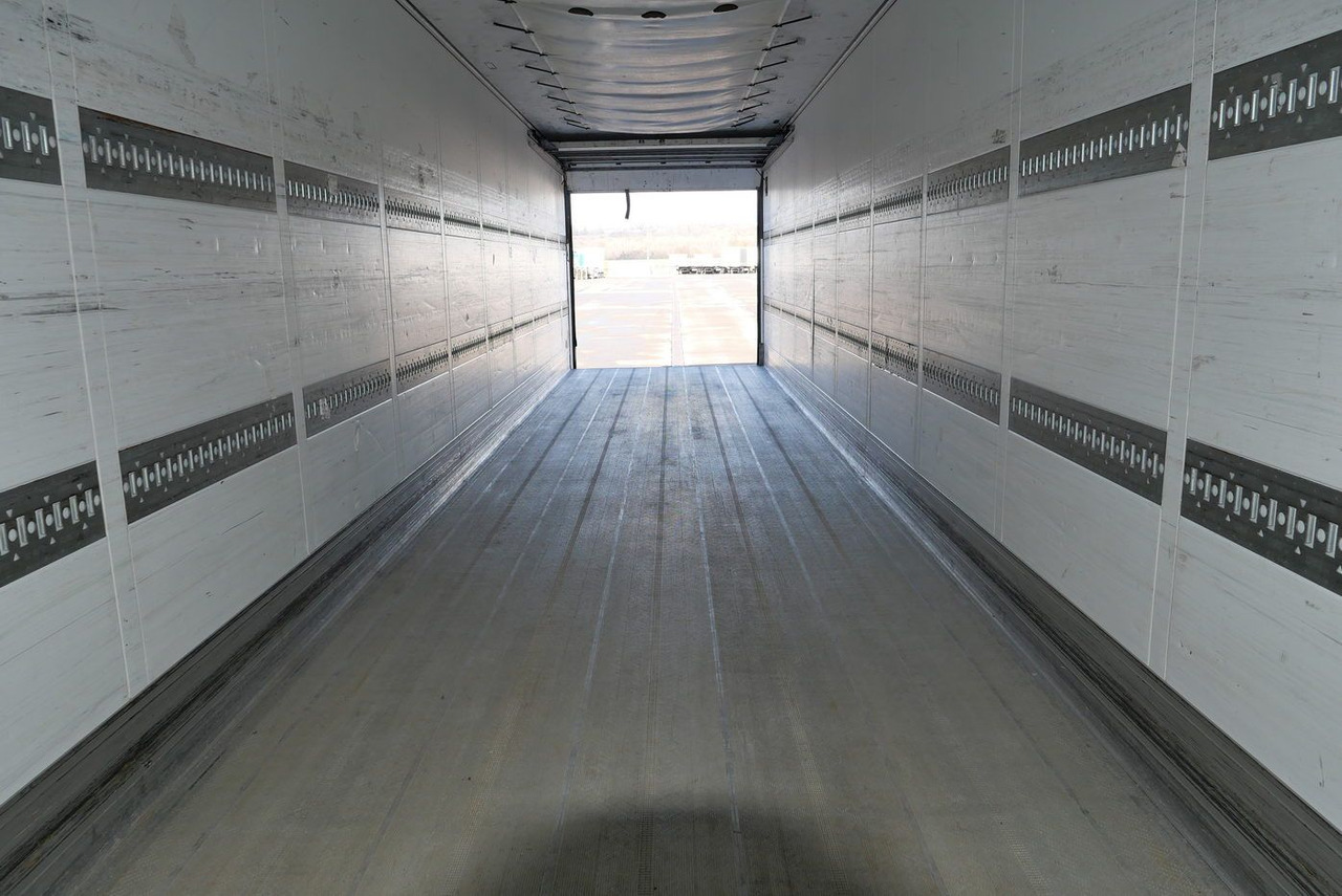 Затворена каросерия полуремарке Schmitz Cargobull SKO 18 /LBW BÄR 2500 kg / CARRIER 1550 / ROLLTOR: снимка 26 Затворена каросерия полуремарке Schmitz Cargobull SKO 18 /LBW BÄR 2500 kg / CARRIER 1550 / ROLLTOR: снимка 26