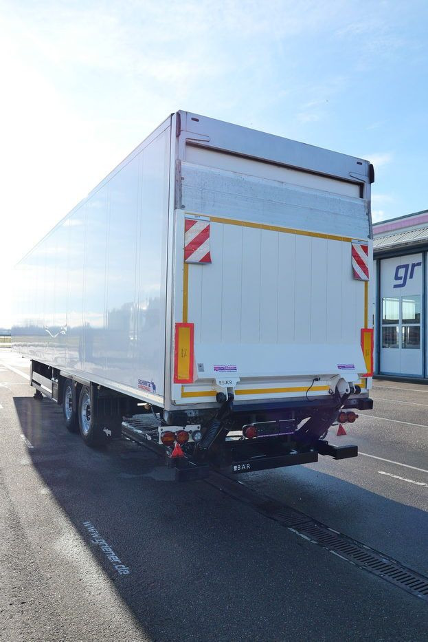 Затворена каросерия полуремарке Schmitz Cargobull SKO 18 /LBW BÄR 2500 kg / CARRIER 1550 / ROLLTOR: снимка 12 Затворена каросерия полуремарке Schmitz Cargobull SKO 18 /LBW BÄR 2500 kg / CARRIER 1550 / ROLLTOR: снимка 12