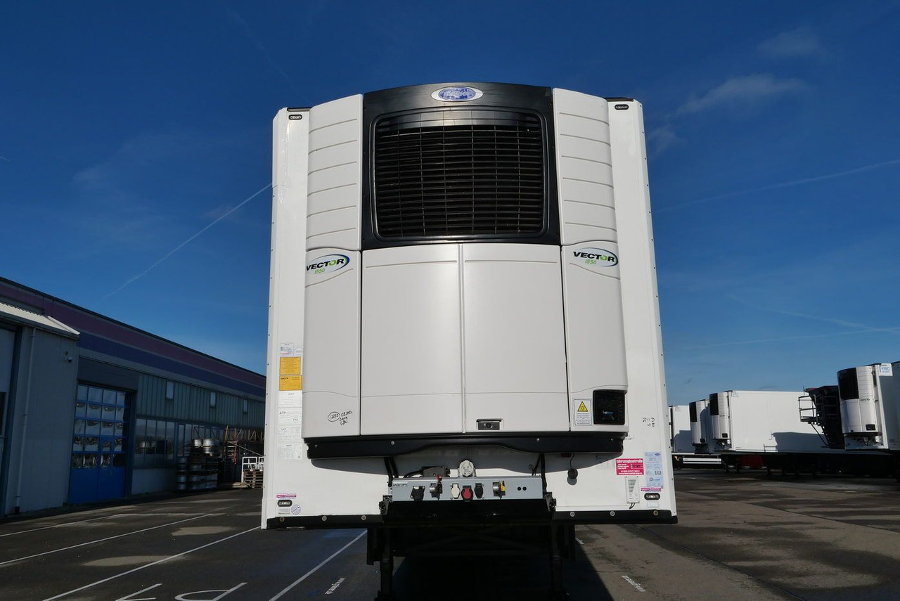 Затворена каросерия полуремарке Schmitz Cargobull SKO 18 /LBW BÄR 2500 kg / CARRIER 1550 / ROLLTOR: снимка 8 Затворена каросерия полуремарке Schmitz Cargobull SKO 18 /LBW BÄR 2500 kg / CARRIER 1550 / ROLLTOR: снимка 8