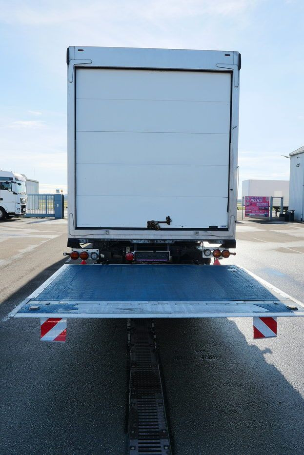 Затворена каросерия полуремарке Schmitz Cargobull SKO 18 /LBW BÄR 2500 kg / CARRIER 1550 / ROLLTOR: снимка 24 Затворена каросерия полуремарке Schmitz Cargobull SKO 18 /LBW BÄR 2500 kg / CARRIER 1550 / ROLLTOR: снимка 24