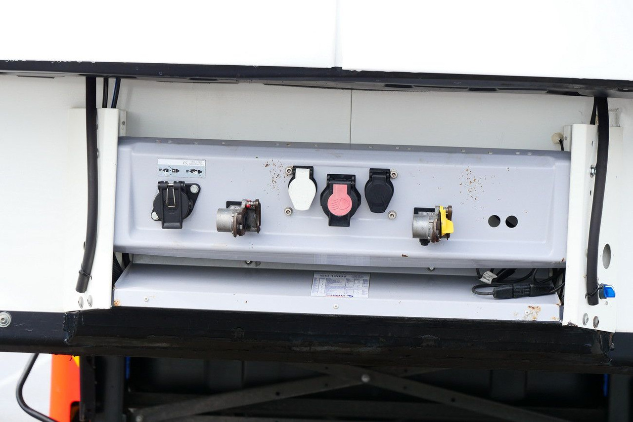 Рефрижератор полуремарке Schmitz Cargobull SKO 24/DOPPELSTOCK BLUMEN TK A500 DRP FP 45: снимка 9