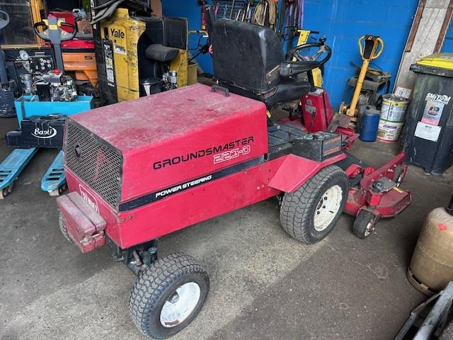Toro 223D Groundmaster FRONTAL - Косачка за трева: снимка 1 Toro 223D Groundmaster FRONTAL - Косачка за трева: снимка 1