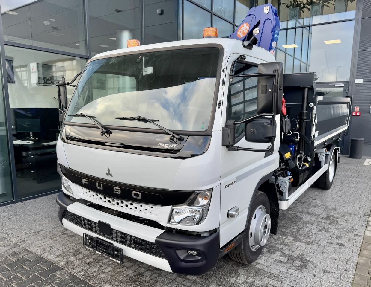 Fuso Canter 9C18 Kran PM 65 Kipper - Самосвал камион, Камион с кран: снимка 1 Fuso Canter 9C18 Kran PM 65 Kipper - Самосвал камион, Камион с кран: снимка 1