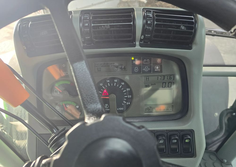 Deutz-Fahr 620 TTV - Трактор: снимка 5 Deutz-Fahr 620 TTV - Трактор: снимка 5