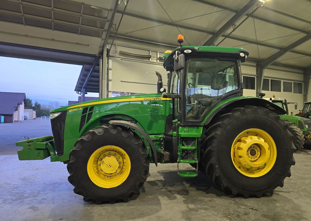 John Deere 8260R - Трактор: снимка 4 John Deere 8260R - Трактор: снимка 4
