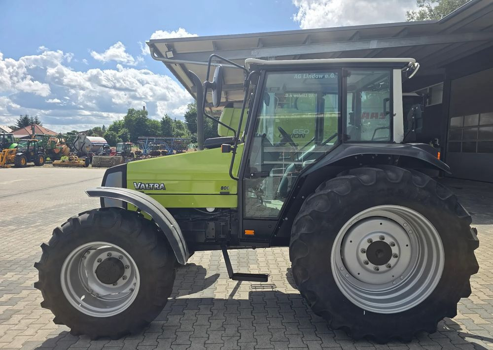 Valtra 800 - Трактор: снимка 4 Valtra 800 - Трактор: снимка 4