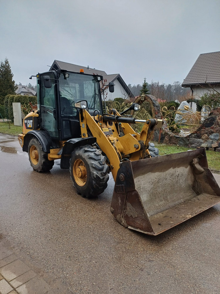 CATERPILLAR 906H - Багер-товарач: снимка 1 CATERPILLAR 906H - Багер-товарач: снимка 1