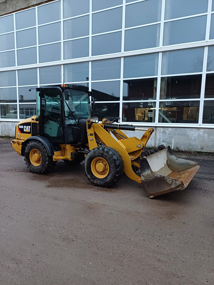 CATERPILLAR 906M - Багер-товарач: снимка 4 CATERPILLAR 906M - Багер-товарач: снимка 4