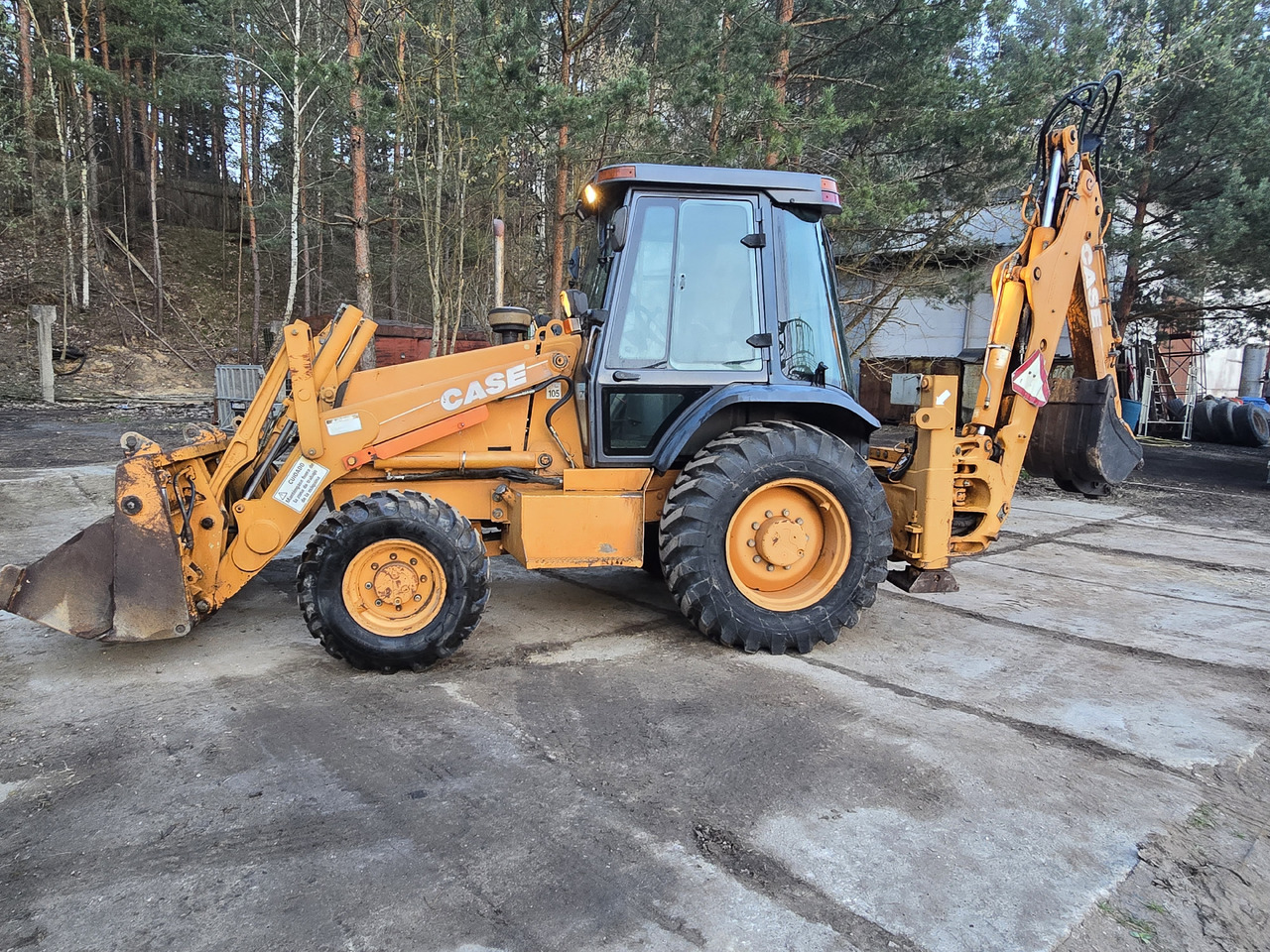 Case 580 LSP - Багер-товарач: снимка 2 Case 580 LSP - Багер-товарач: снимка 2