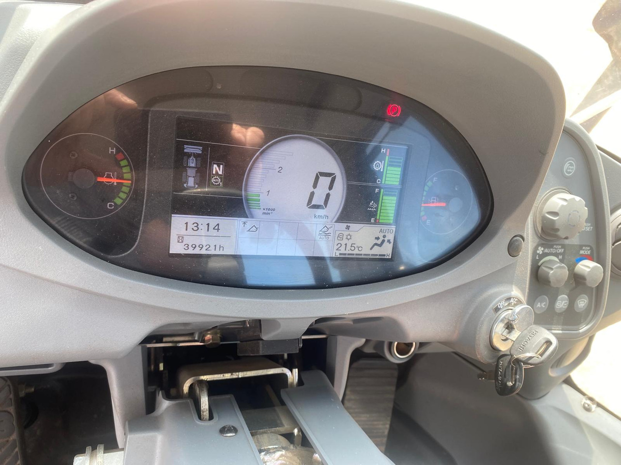 HITACHI ZW250-6 - Колесен товарач: снимка 4 HITACHI ZW250-6 - Колесен товарач: снимка 4