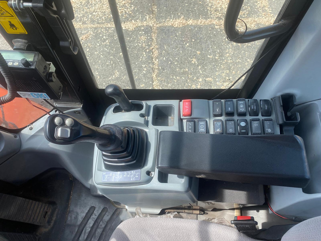 HITACHI ZW250-6 - Колесен товарач: снимка 5 HITACHI ZW250-6 - Колесен товарач: снимка 5