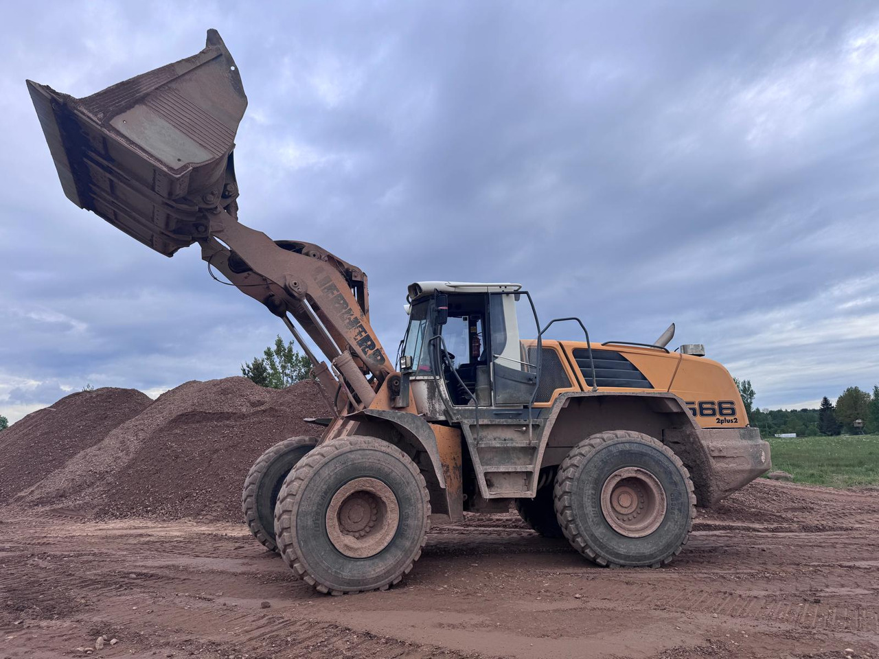 LIEBHERR L566 - Багер-товарач: снимка 2 LIEBHERR L566 - Багер-товарач: снимка 2