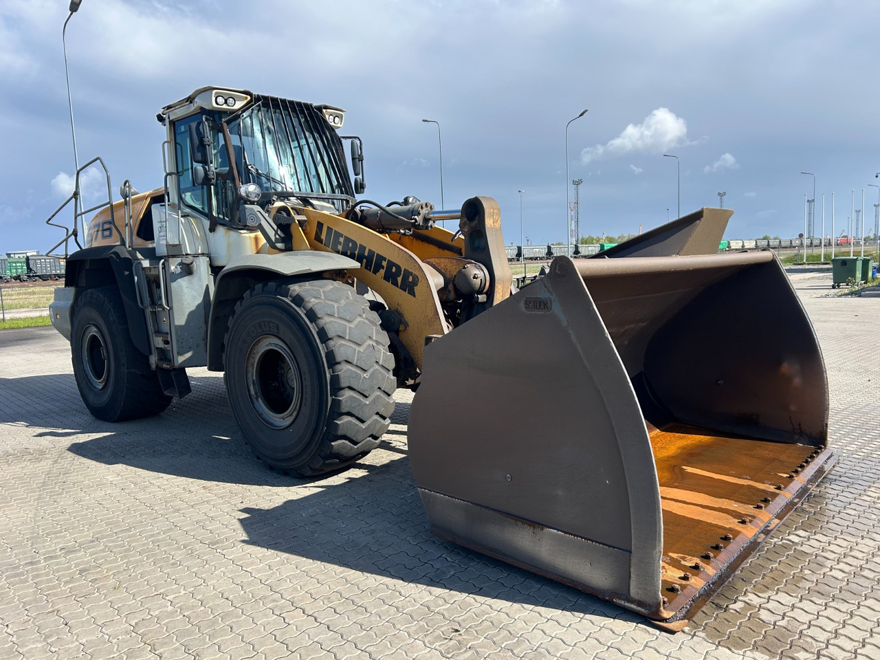 LIEBHERR L576 - Колесен товарач: снимка 2 LIEBHERR L576 - Колесен товарач: снимка 2