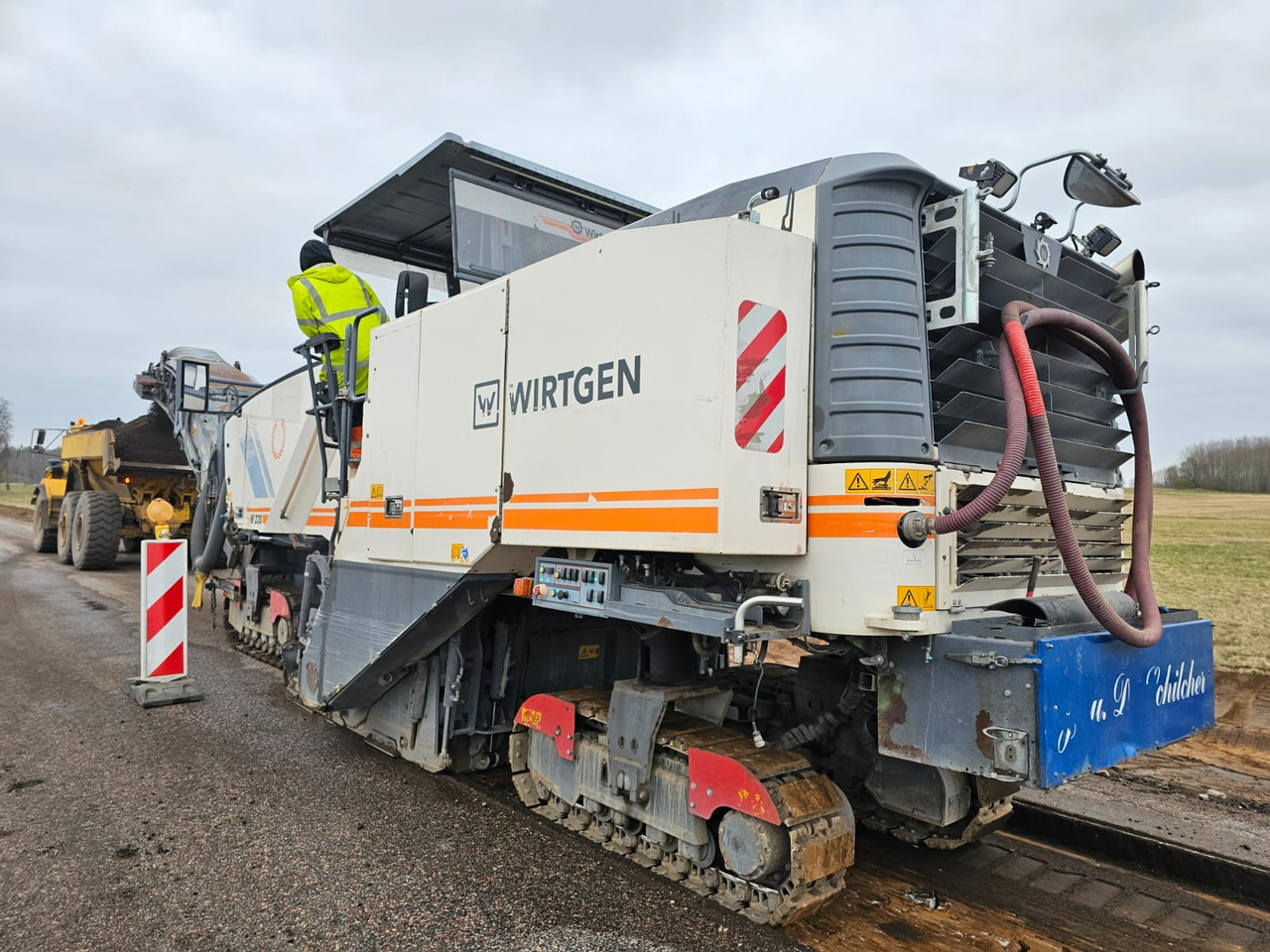 WIRTGEN W220 - Пътна фреза: снимка 2 WIRTGEN W220 - Пътна фреза: снимка 2