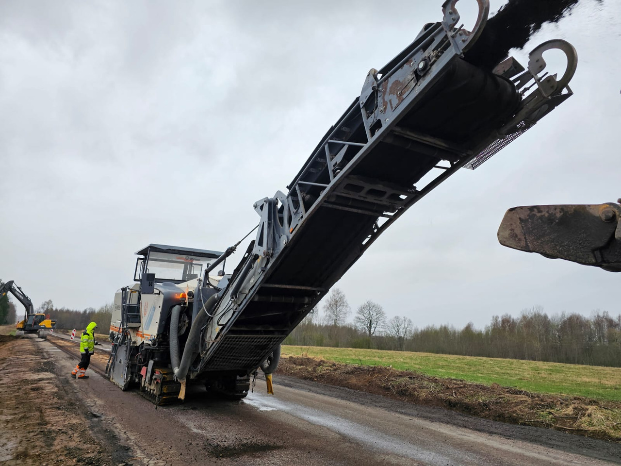 WIRTGEN W220 - Пътна фреза: снимка 4 WIRTGEN W220 - Пътна фреза: снимка 4