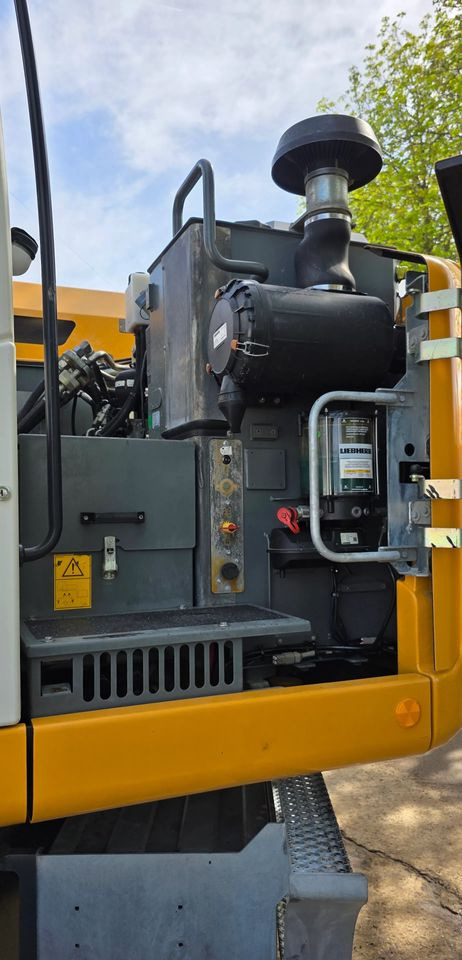 Лизинг на  Liebherr A 914 COMPACT Liebherr A 914 COMPACT: снимка 11