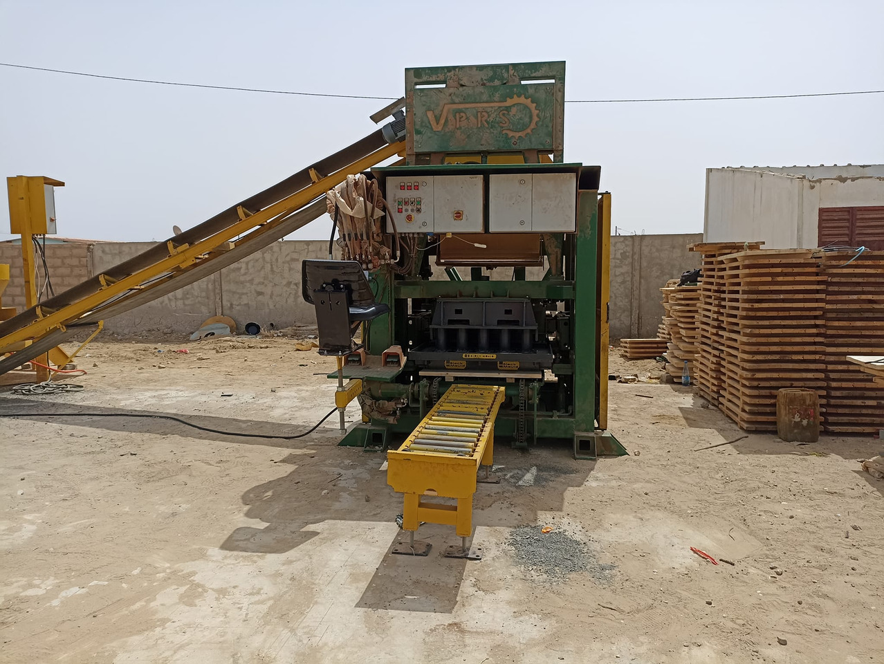 Economic Block Making Machine - Машина за бетонни блокчета: снимка 5 Economic Block Making Machine - Машина за бетонни блокчета: снимка 5