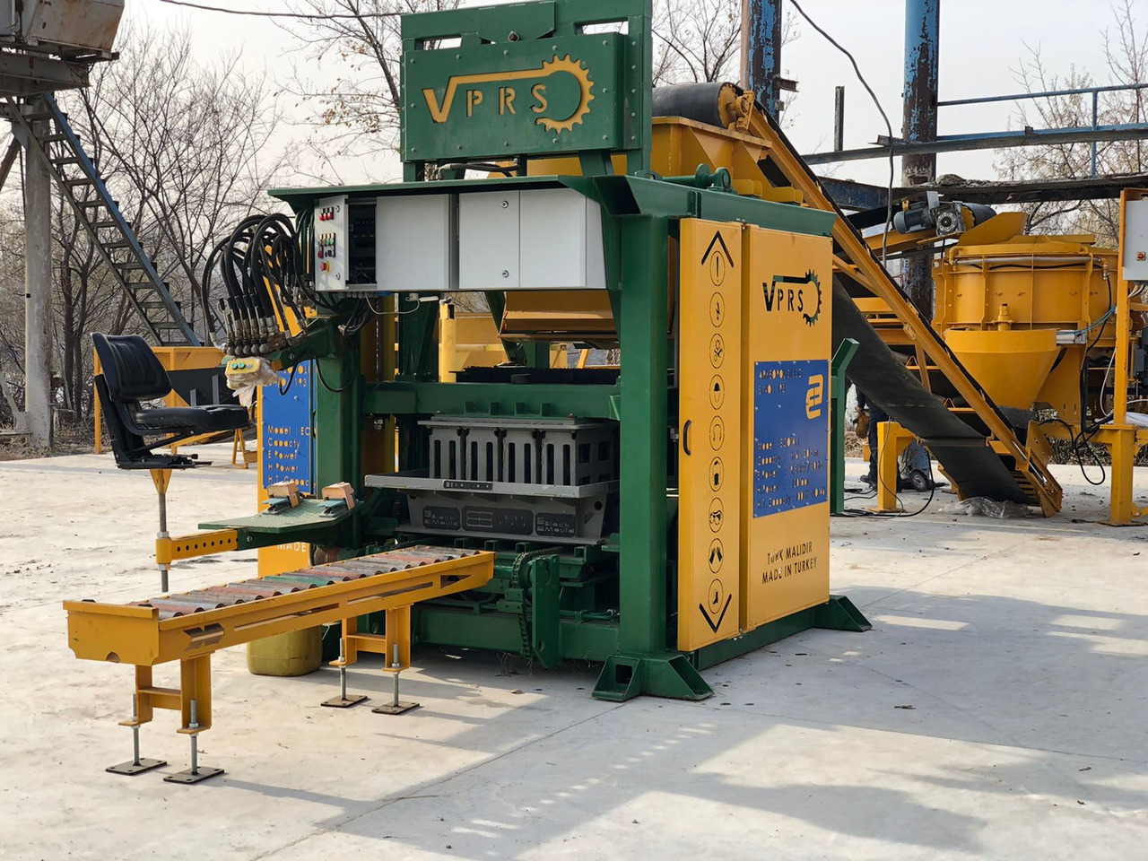 Economic Hollow Block Machine - Машина за бетонни блокчета: снимка 1 Economic Hollow Block Machine - Машина за бетонни блокчета: снимка 1