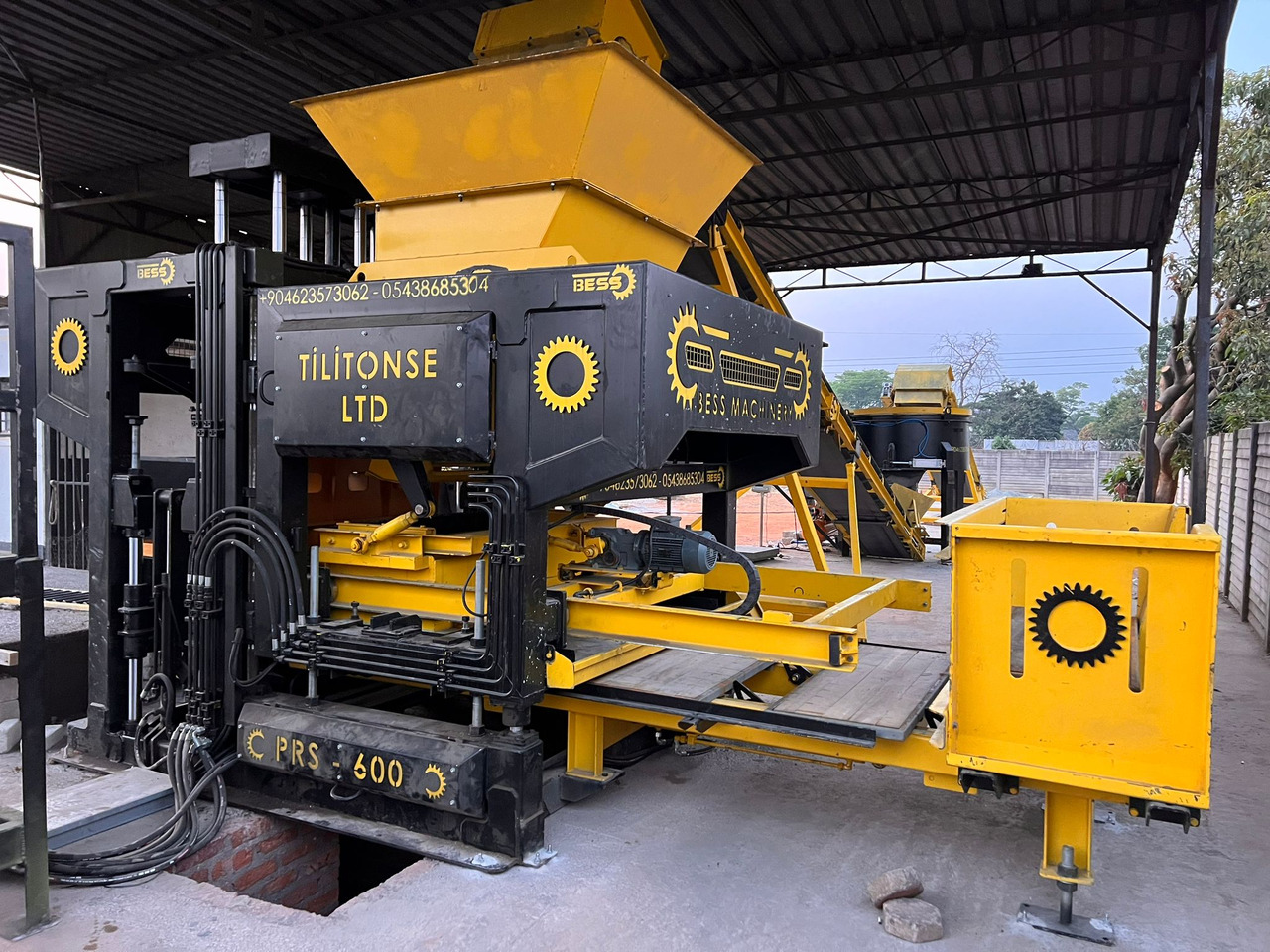 PRS-600 Semi-Automatic Concrete Block Machine - Машина за бетонни блокчета: снимка 4 PRS-600 Semi-Automatic Concrete Block Machine - Машина за бетонни блокчета: снимка 4