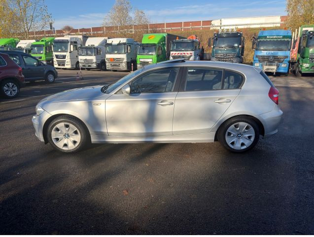 Лек автомобил BMW 116i Limousine: снимка 6