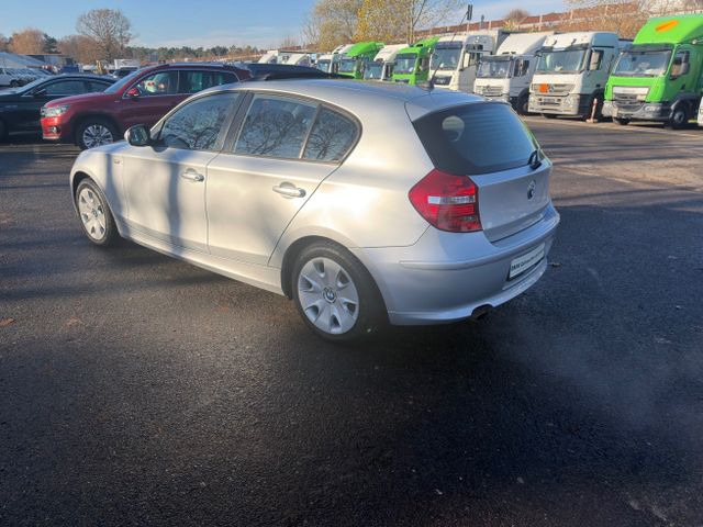 Лек автомобил BMW 116i Limousine: снимка 8