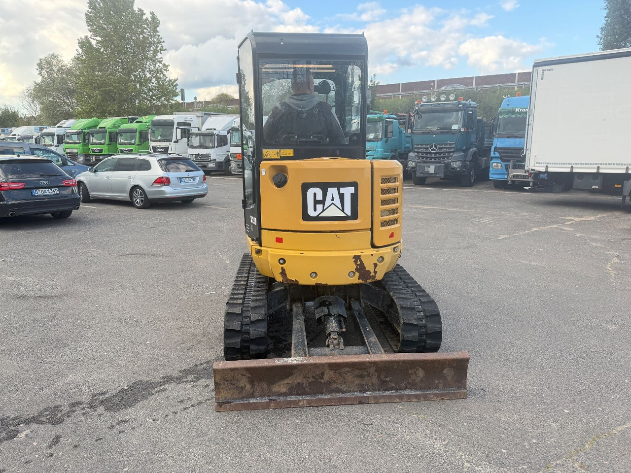 CAT 302.7 D - Мини багер: снимка 5 CAT 302.7 D - Мини багер: снимка 5