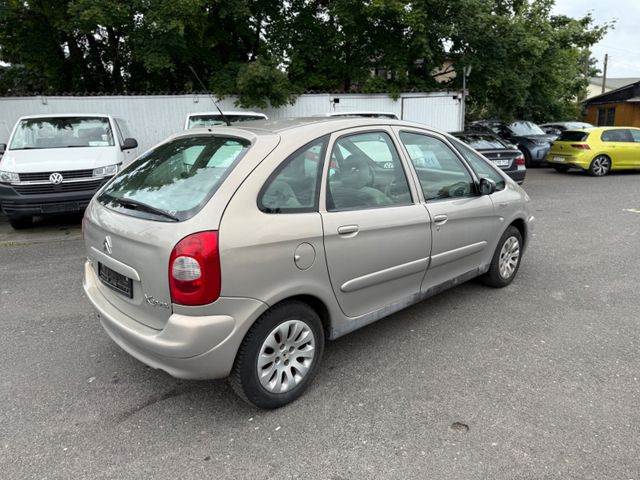Citroën Xsara Picasso 1.8 16V Exclusive - Седан: снимка 4 Citroën Xsara Picasso 1.8 16V Exclusive - Седан: снимка 4