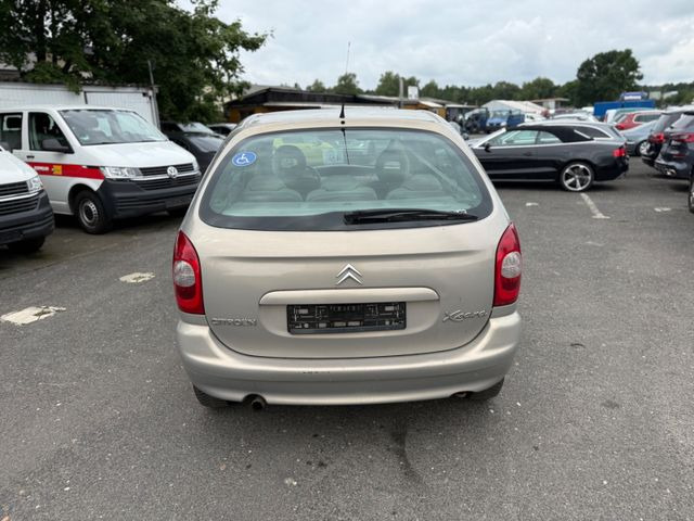 Citroën Xsara Picasso 1.8 16V Exclusive - Седан: снимка 5 Citroën Xsara Picasso 1.8 16V Exclusive - Седан: снимка 5